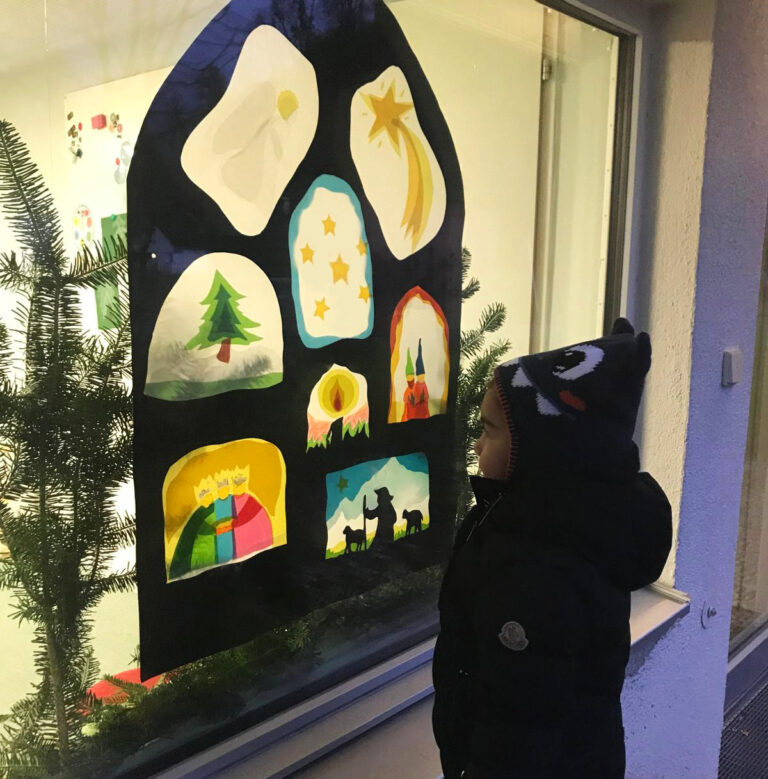 Weihnachtsfenster der Spielkiste